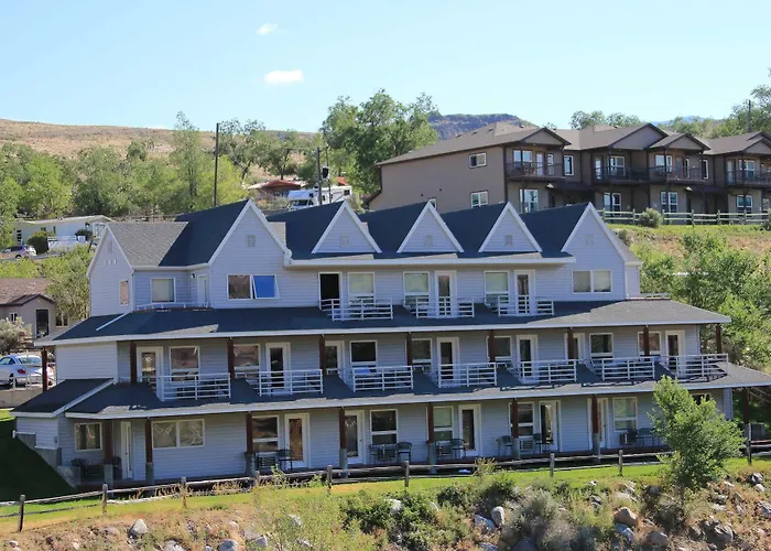 Absaroka Lodge